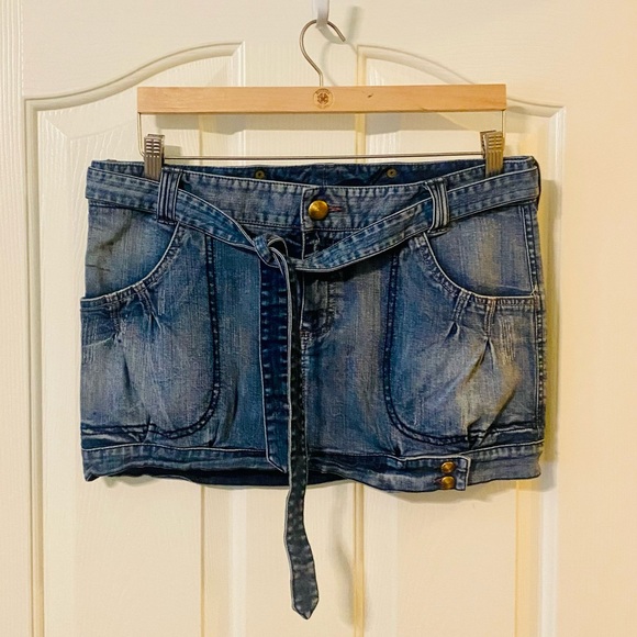 EUC Armani Exchange Denim Mini Skirt w/ Attached Belt - Picture 3 of 16